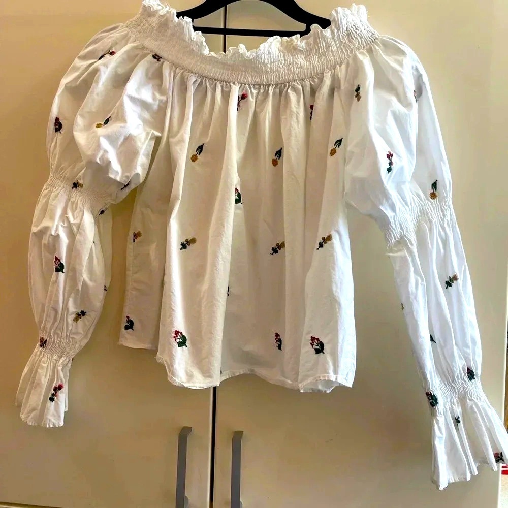 Zara womens Cotton White blouse top Embroidered Flowers Sz XS